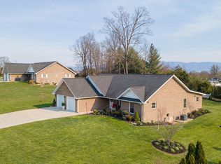 410 Garden Meadow Dr, Greeneville, TN 37745