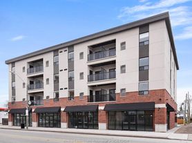 840 Wyandotte St E, Windsor, ON