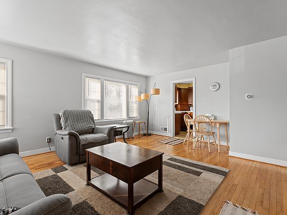 2nd image of 1539 7th Ave NE