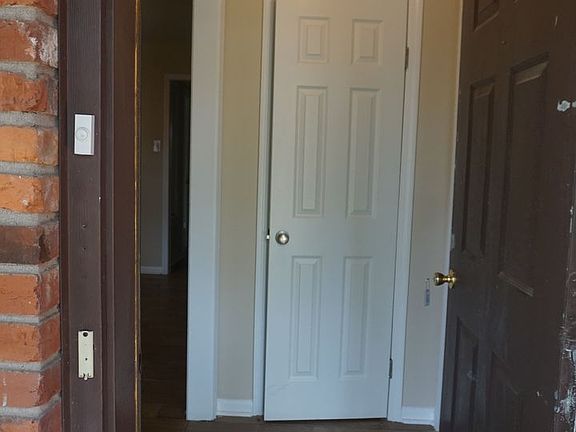 2nd image of 8 Patty Ln