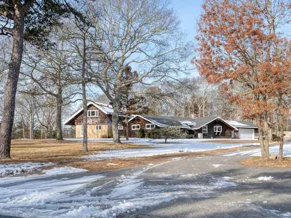 23 Traders Ln, West Yarmouth, MA 02673