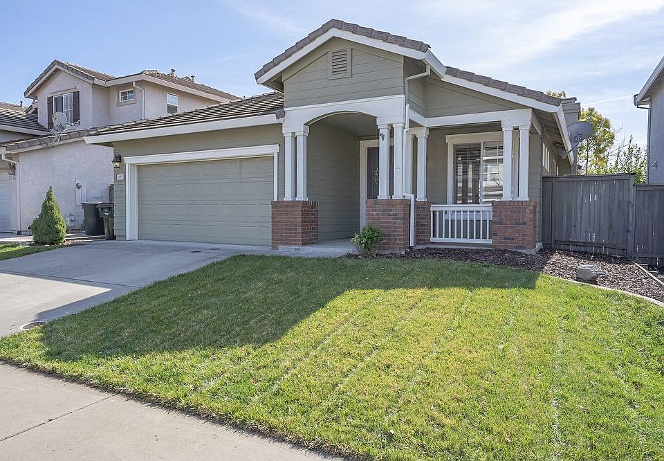1st image of 689 Tamarindo Way