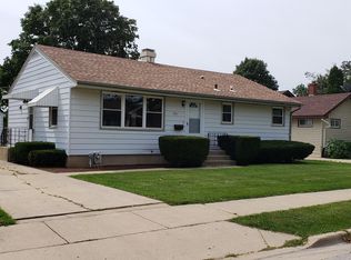 701 Hartwell Ave, Elgin, IL 60120