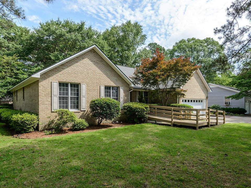 1st image of 1203 Oakview Dr