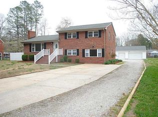 403 York Warwick Dr, Yorktown, VA 23692