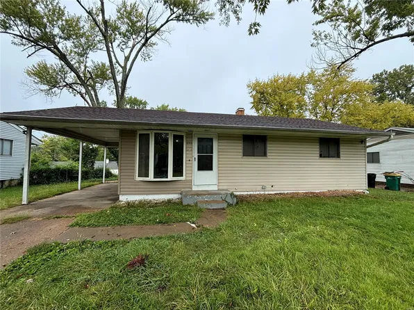 10725 Spring Garden Dr, Saint Louis, MO 63137