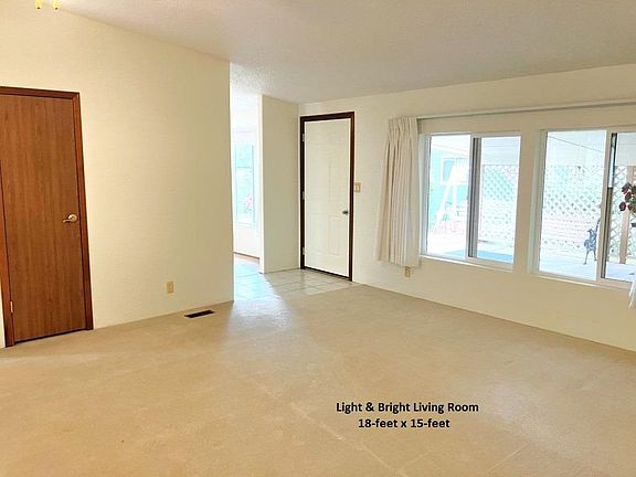5th image of 585 W Conestoga Cir