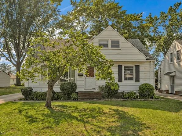 396 High Tee St, Willowick, OH 44095