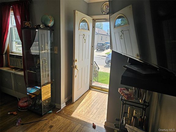 2nd image of 23 Washington Avenue
