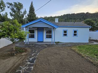 580 N Main St, Canyonville, OR 97417