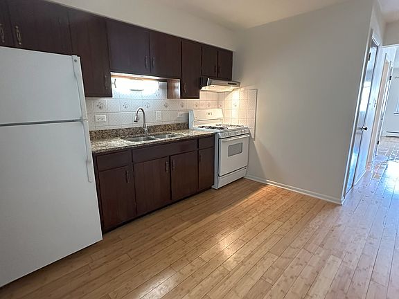 2nd image of 10483 W Touhy Ave
