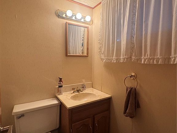 4th image of 407 Edgewood Dr