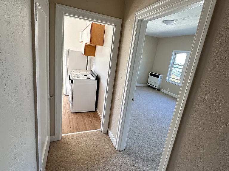 1672 Oxford St #17 — Photo 7