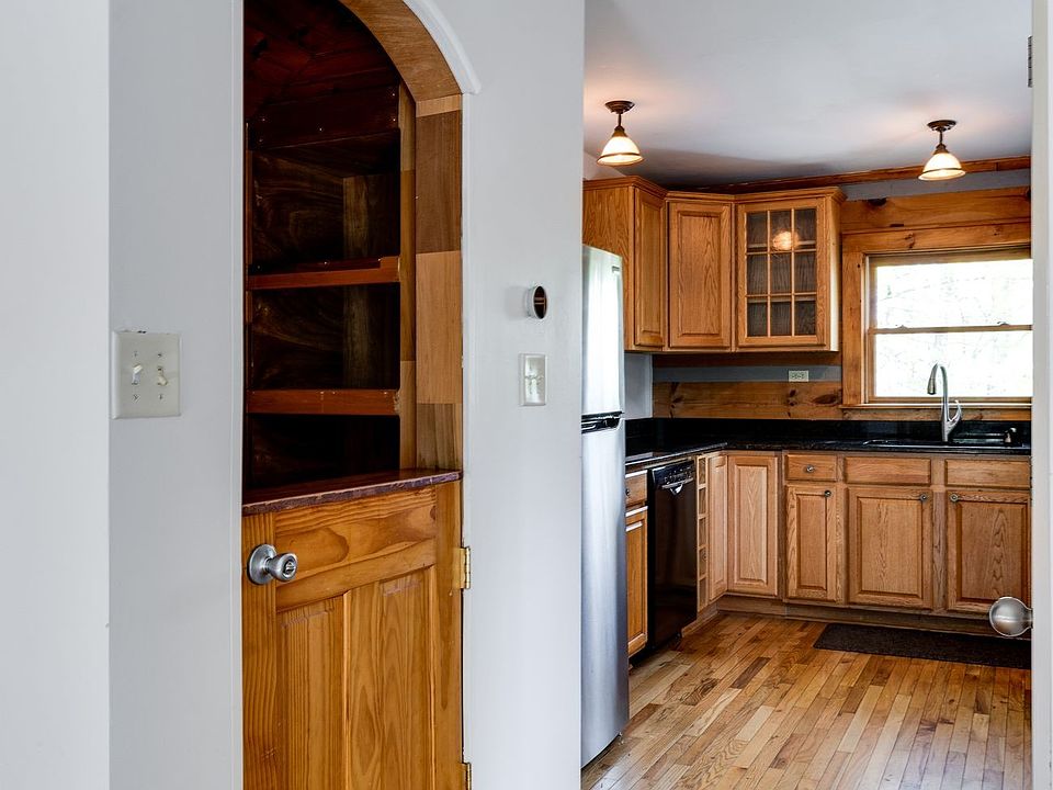 19th image of 1707 Sugar Ridge Rd