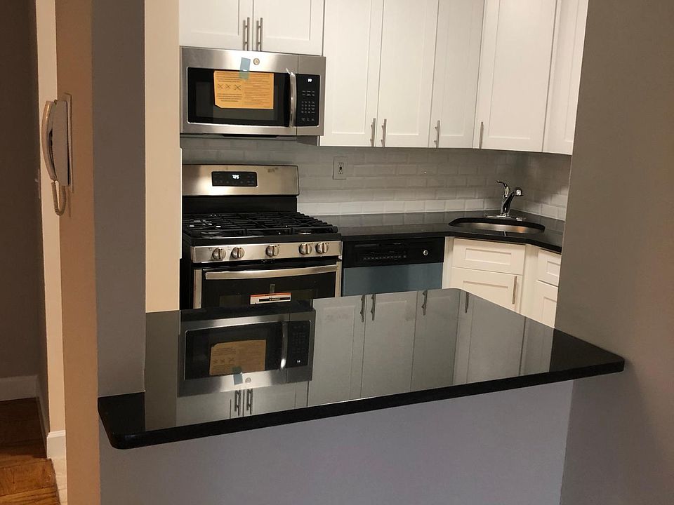 1st image of 14016 34th Ave APT 611