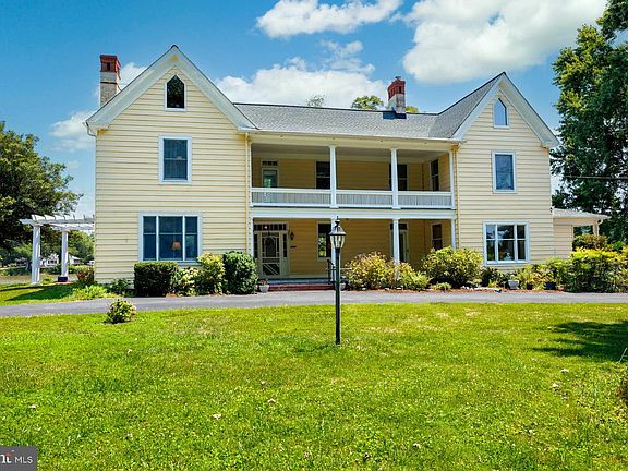 4th image of 2208 Horns Point Rd