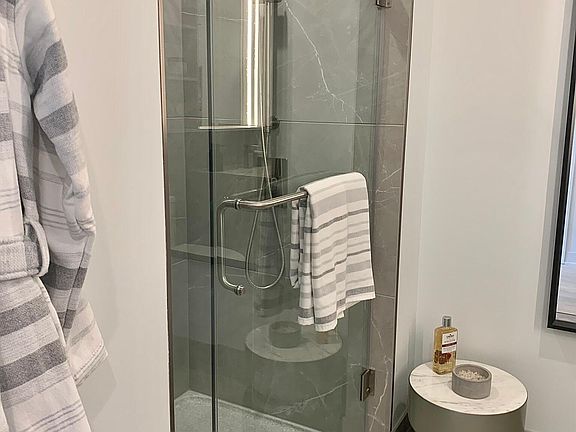 4th image of 204 N Halsted St #3749