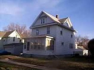 1324 Grant Ave, Waterloo, IA 50702