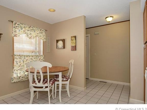 5th image of 903 Highpoint Dr
