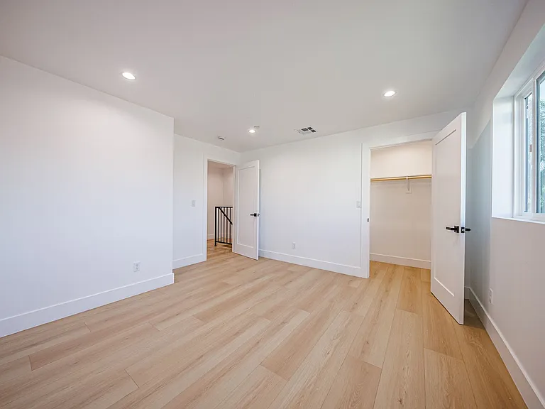 2938 S. Sycamore Ave — Photo 41