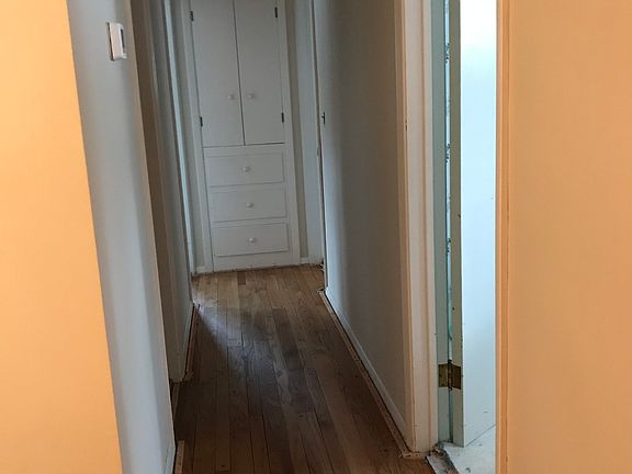 4th image of 171 Manning Dr