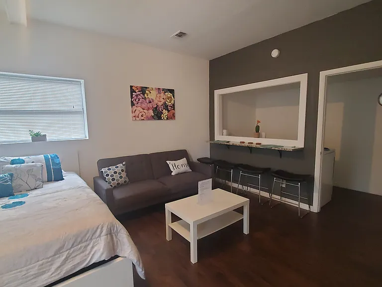 1016 W Beacon Rd #2 — Photo 3