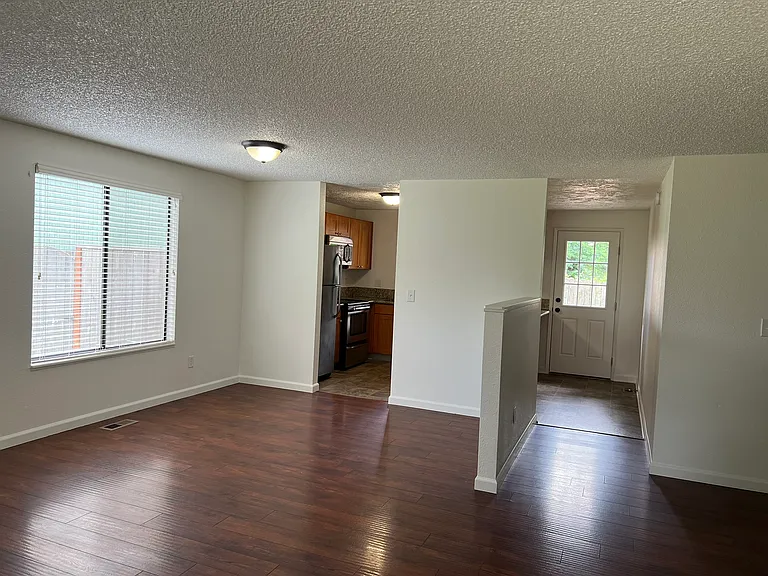 1078 SE Fir Grove Loop — Photo 3