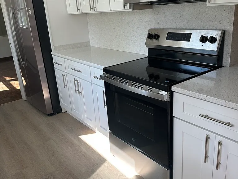 2030 Crestwood Ln — Photo 7