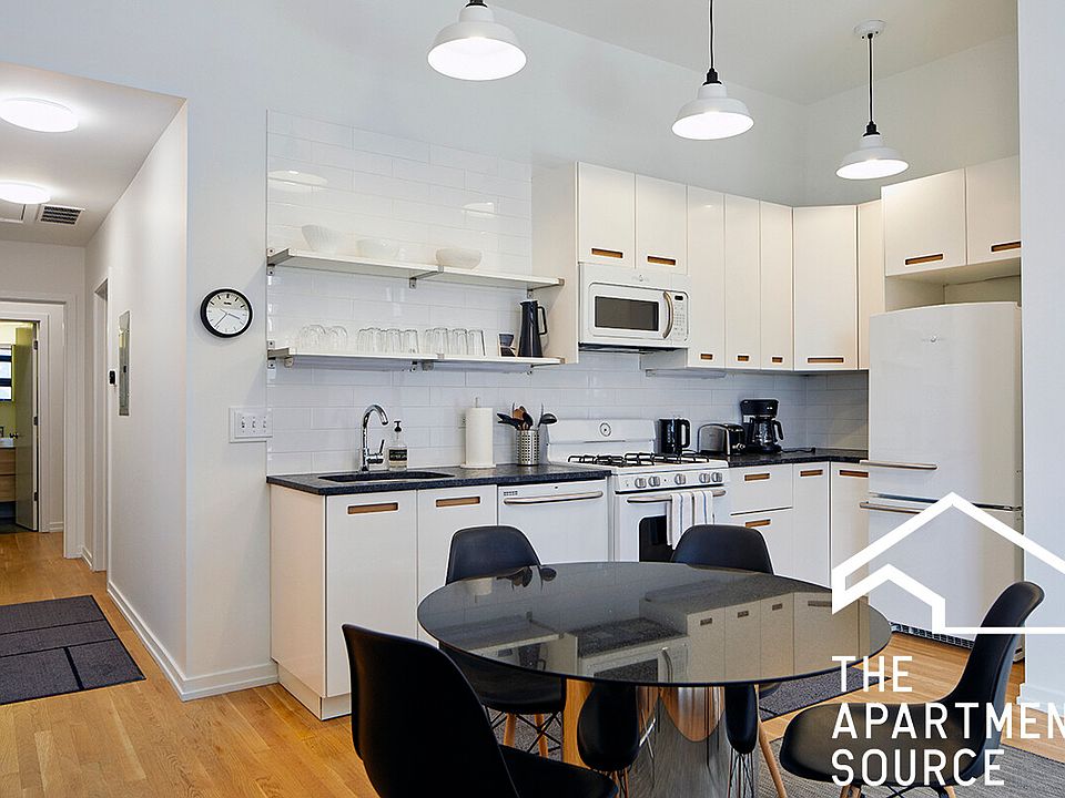 1st image of 1219 W Gunnison St #1R