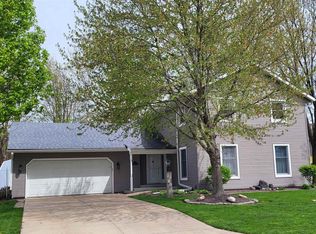 1075 Woodbine Cir W, Galesburg, IL 61401