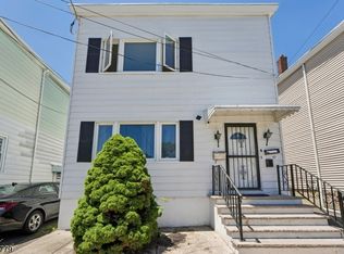 31 Blakely Pl, Garfield City, NJ 07026