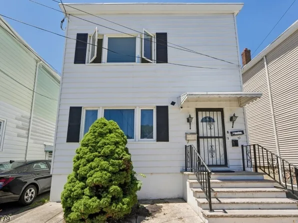 31 Blakely Pl #2, Garfield City, NJ 07026