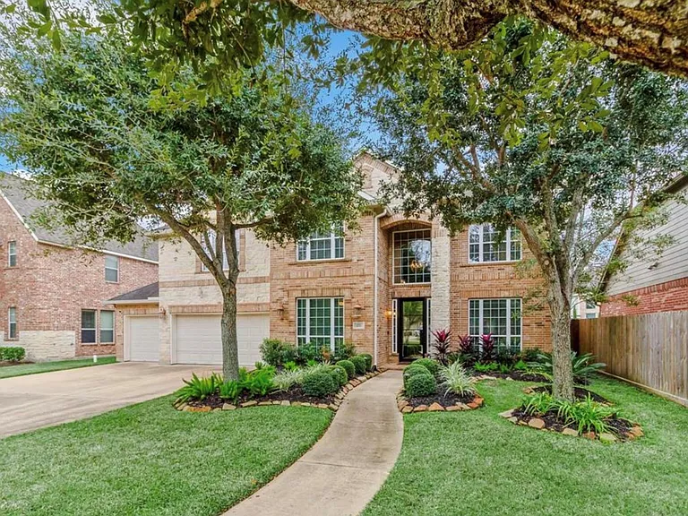 2211 Mad River Ln — Photo 4