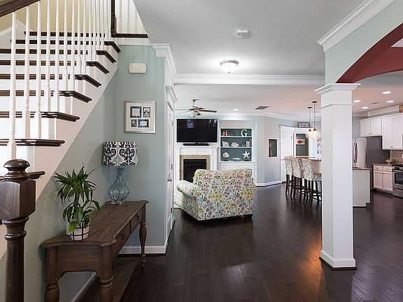 3rd image of 2909 Montecito Dr