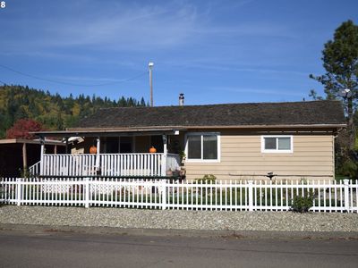 1266 W 11th St, Coquille, OR, 97423