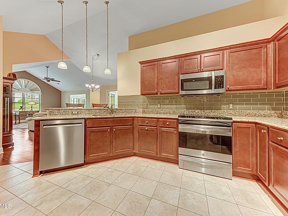 5th image of 839 Pryse Farm Blvd