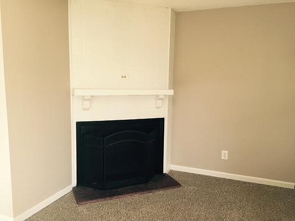 4th image of 815 Essex Dr