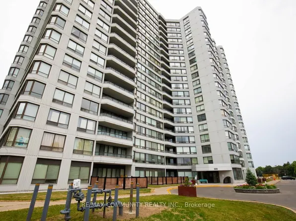 300 Alton Towers Cir #913, Toronto, ON M1V 4X9