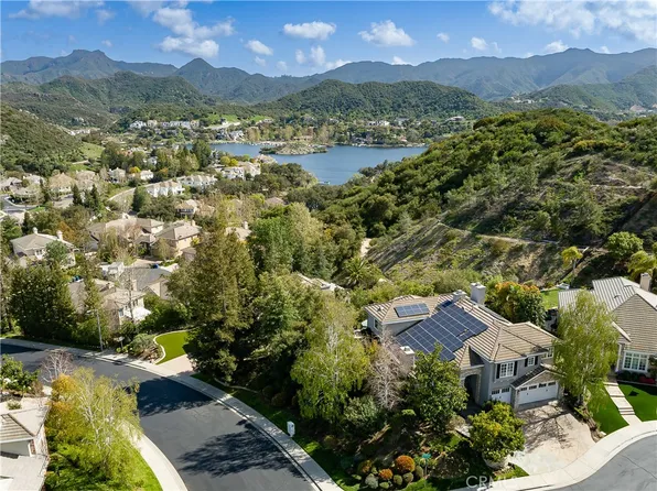184 Halsbury Ct, Westlake Village, CA 91361