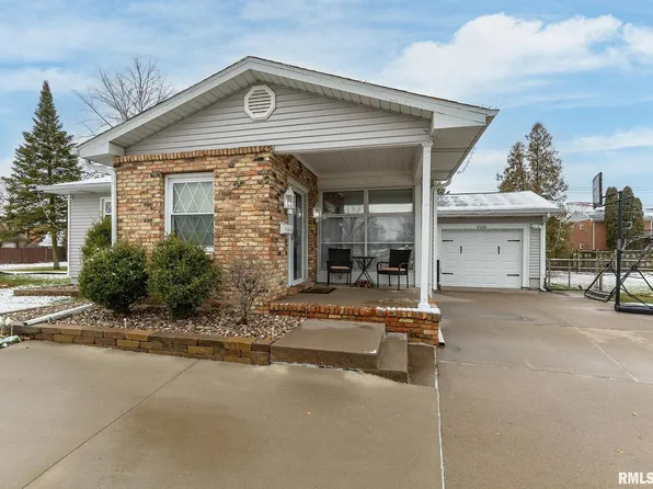 4116 9 1/2 St, East Moline, IL 61244