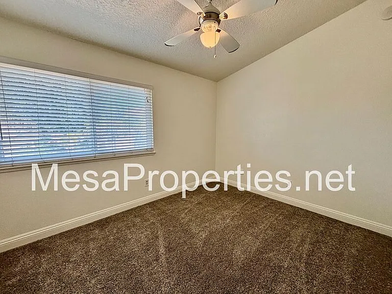 2378 N Sycamore Ave — Photo 16