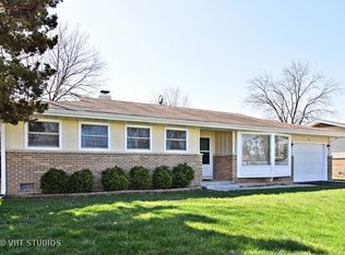 17 Evergreen St, Elk Grove Village, IL 60007