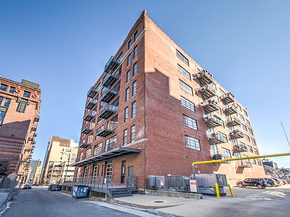 4th image of 1611 Locust St Suite 306