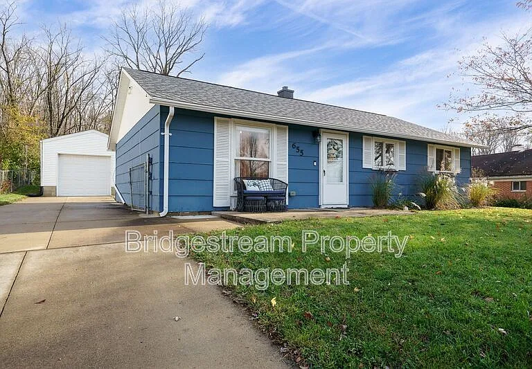 655 Eavey St — Photo 2