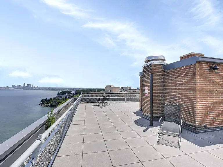 11850 Edgewater Dr #820 — Photo 30