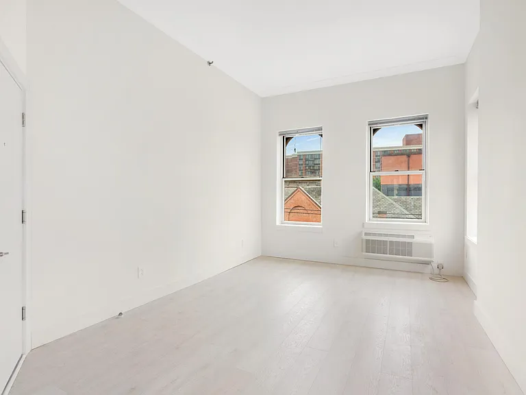 512-514 Observer Hwy #4W — Photo 5