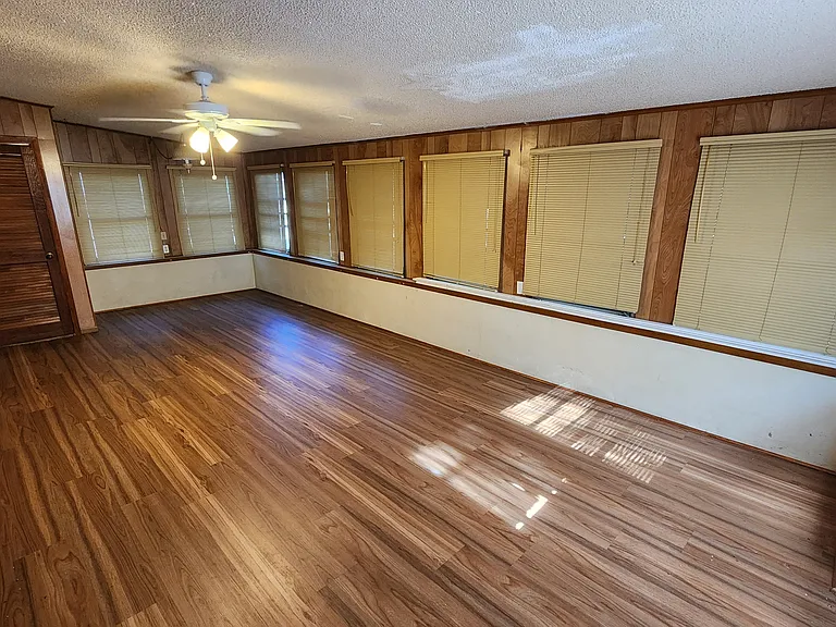 965 Fay Blvd — Photo 39