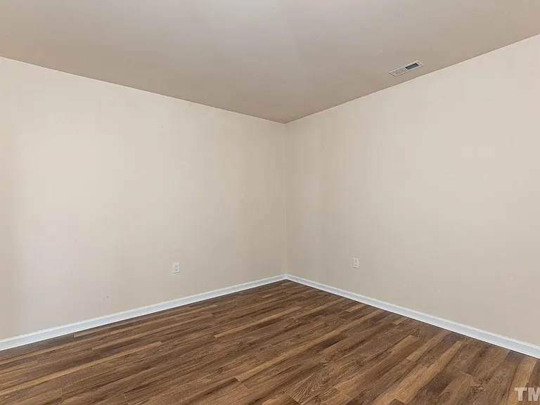 407 Daylin Dr — Photo 24