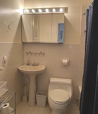 5th image of 161 W 71st St APT 3A