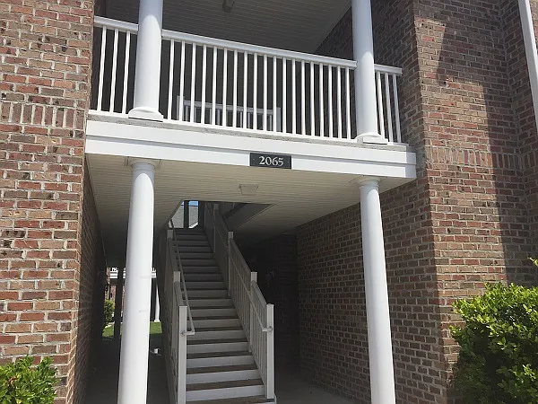 Building Photo - 2065 Silvercrest Dr #6-E